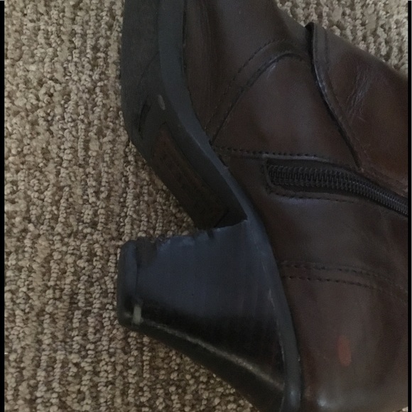 Born leather mid calf zippered boots. - Picture 5 of 7